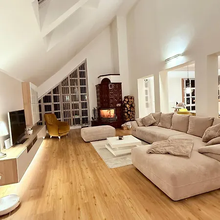 Villa Lara House *