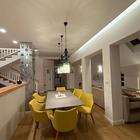Lara House Villa