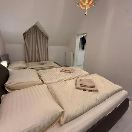 Villa Lara House *